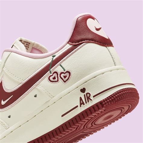 Womens Valentine's Day Air Force 1 Shoes. Nike.com